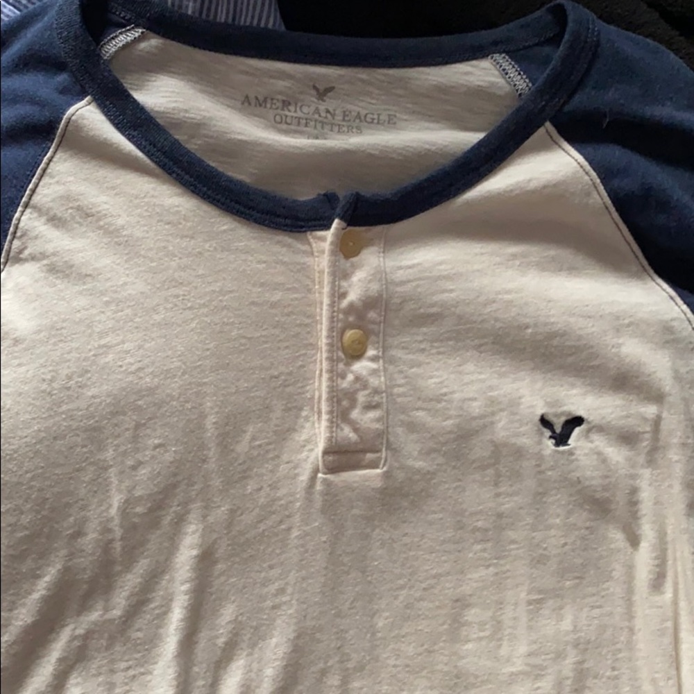AE Tee Shirt Size L - Picture 2 of 3
